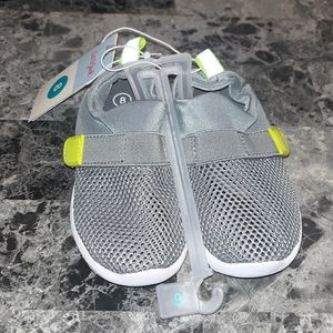 Cat and Jack Austen Gray Water shoes Strap Boys Green Accents